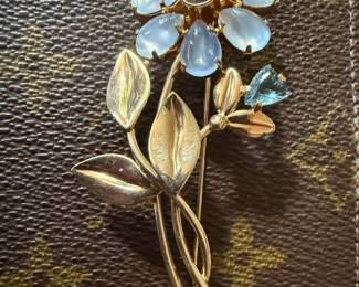 Retro 14k moonstone floral pin.