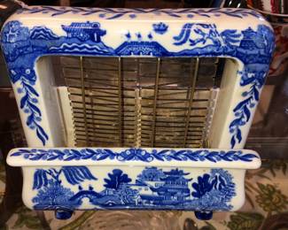 Super rare Toastrite Blue Willow toaster, MFG Cleveland.  Front 