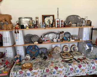 Hummel plates, decor