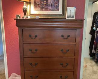 Stunning matchine chest of drawers