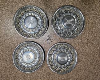 Set of 4, 15" Locking Cadillac wire wheel covers 1985-1992