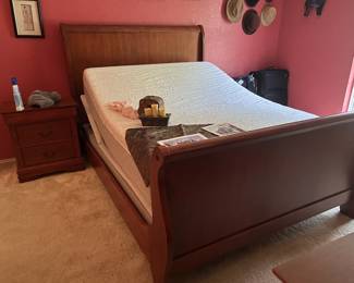 Beautiful adjustable Queen sized Bed