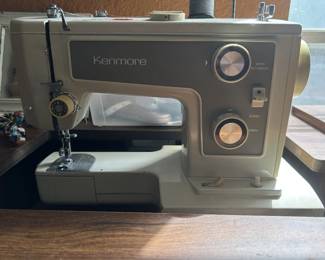 Vintage 1970's Kenmore sewing machine 