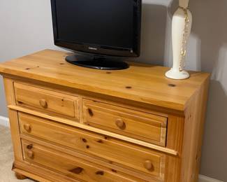 Broyhill Pine Chest of Drawers