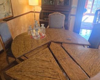 Jute puzzle table open to sit 8