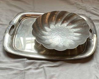 Lot 14: Rectangular Serving Tray and Scalloped Bowl