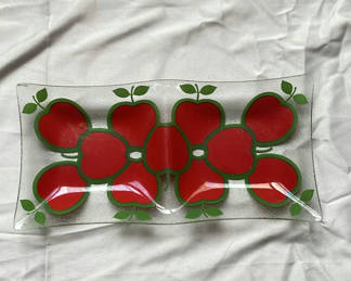 Lot 9: Colorful Serving Lot