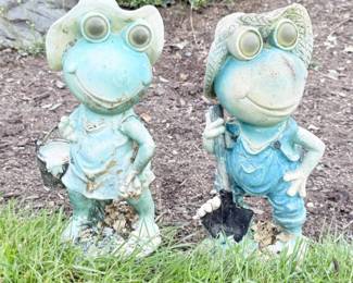 81 OutdoorGardenResinFrogStatues