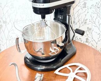 6 KitchenAidProfessional600StandMixerwAccessoriesBowlCover