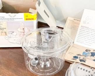 138 BoschUniversalSlicingShreddingAccessoryforUnivKitchenMach