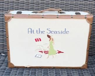 105 AttheSeaSuitcaseStyleStorageBox
