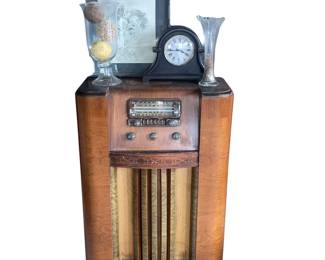 Antique Airline Vacuum Tube Radio 14WG-807B Console Decor