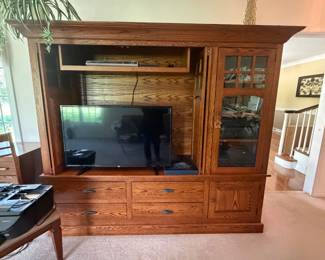 Bookcase/TV cabinet