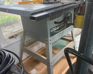 Delta 10" table saw with fence