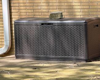 Suncast storage container