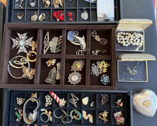 vintage jewelry