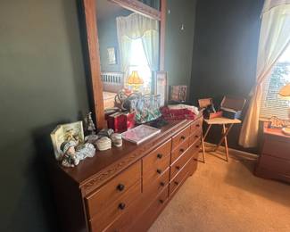 Contemporary Dresser Set