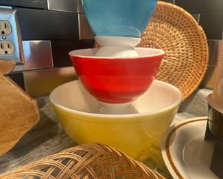 Pyrex Primary Color Bowls