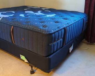 Stearns and Foster Queen Lux Estate Mattress, Box Spring and Frame