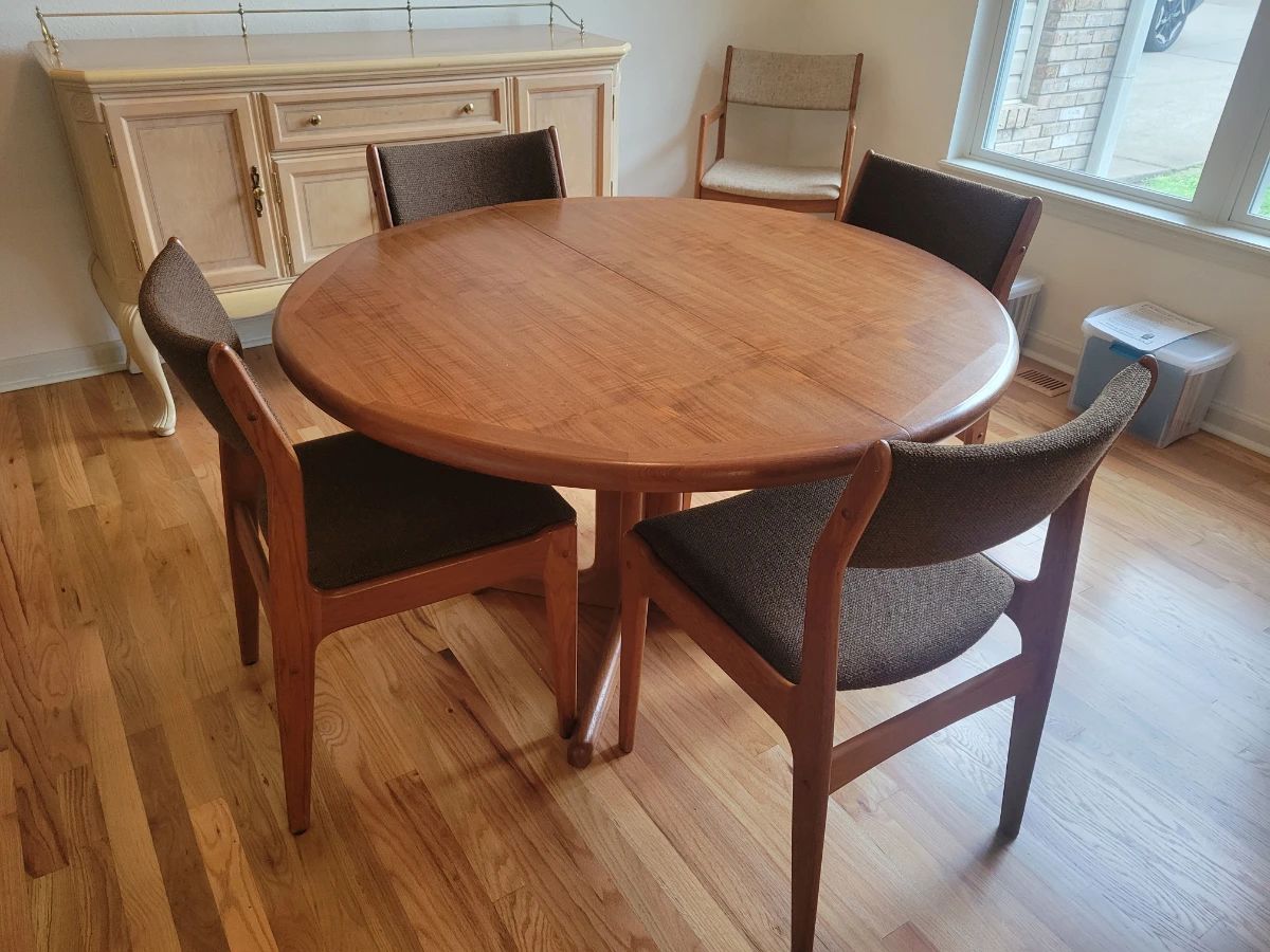 Mid-Century Style Dining Table and Chairs, Table made in Denmark