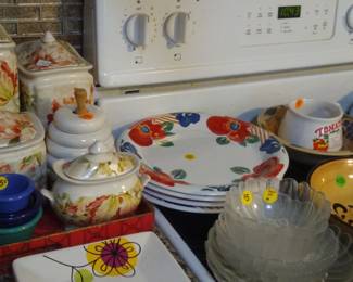 Lots of great kitchen glassware, dishes, bakeware