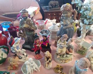 Assorted collectables