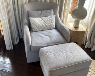 Gray accent chair w ottoman 