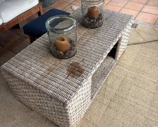 Outdoor woven table 