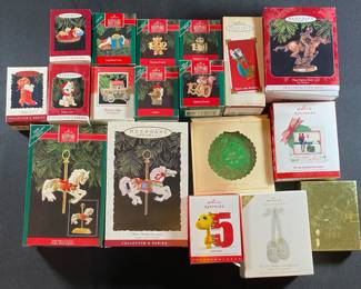 Vintage Hallmark keepsake ornaments  See Description