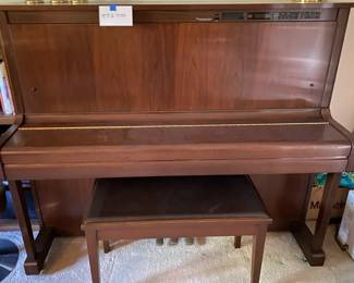 Piano Yamaha Disklavier And Bench
