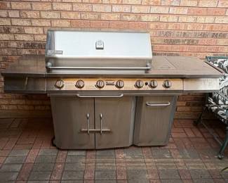 Jenn-Air Stainless Steel Gas Grill w/Rotisserie Kit