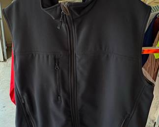 OuterBoundary Men's Softshell Vest