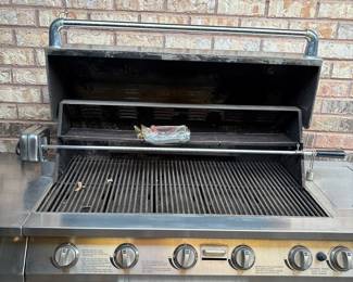 Jenn-Air Stainless Steel Gas Grill w/Rotisserie Kit