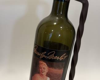 Marilyn Monroe "Marilyn" Merlot 2001 Wine Bottle Holder with Spur sold separately 