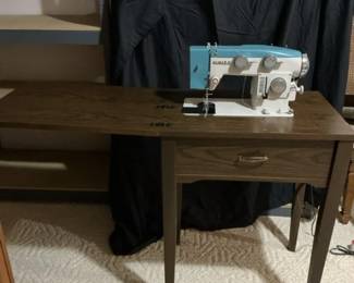 Vintage WHITE Sewing Machine In Sewing Cabinet