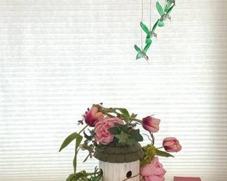 Birdhouse, Feeders,  Wind chime