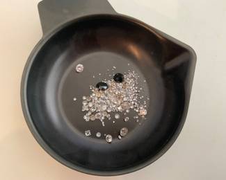 Black and white diamonds 21 karats