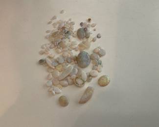 Opals 113 karats