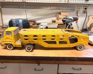 Vintage Tonka trunk hauler