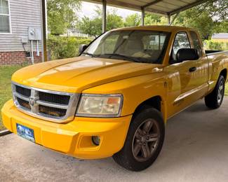 2008 Dodge Dakota 105,000 miles with title