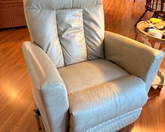 Pair of La-Z-Boy recliners