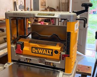 Like new DeWalt planer