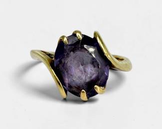 10K Gold & Amethyst Ladies Ring