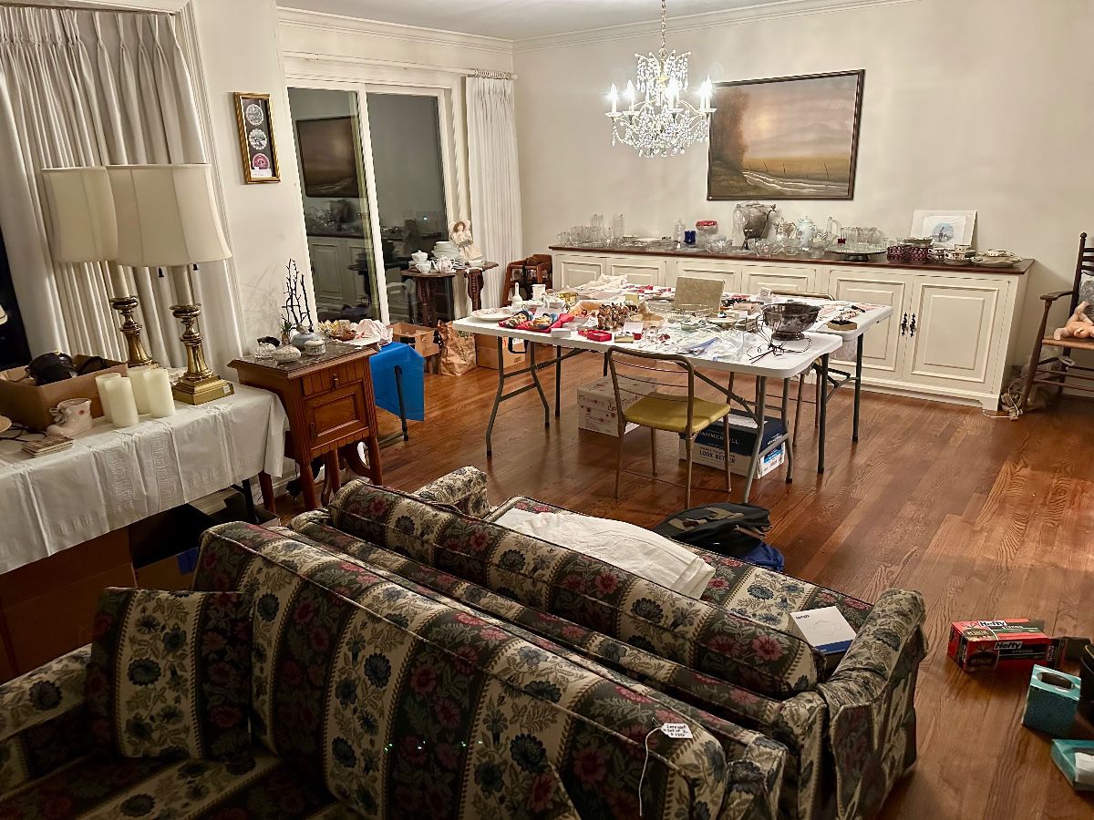 Glassware, Jewelry, Hummel, lamps, china sets, antiques