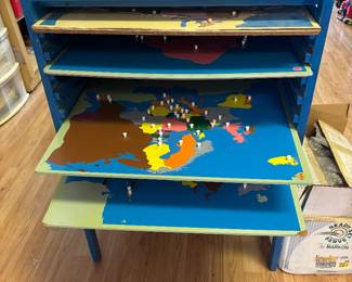 Montessori school map puzzles 
