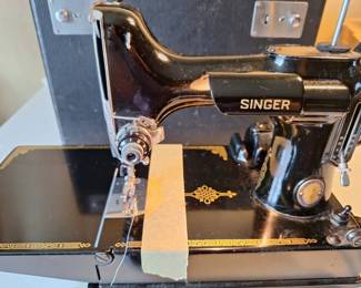 Vintage Singer Featherweight 221 Portable Sewing Machine with Case