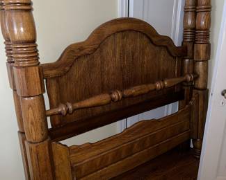 Cochrane Furniture Chesapeake Oak cannonball headboard