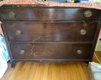 Hepplewhite style mahogany dresser