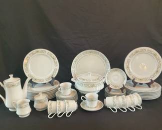 Florentine Dinnerware Set