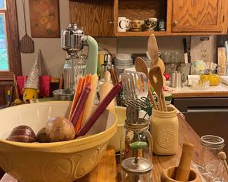 Lots of vintage kitchen goodies!